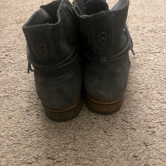 ORIGINS dusty blue color bootie with zipper inside size 11 - Picture 3 of 5